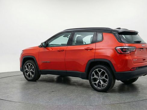 Used 2025 Jeep Compass Limited AWD/4WD image 6