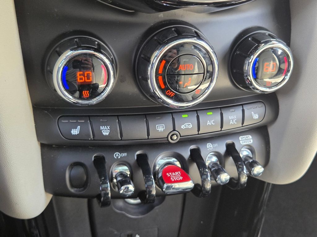 Used 2024 MINI Cooper S w/ Signature Upholstery Package FWD image 28