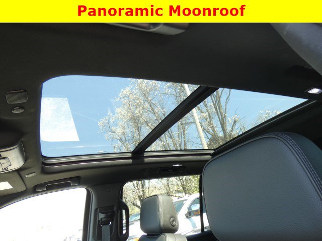 Used 2023 GMC Yukon XL Denali AWD/4WD image 16