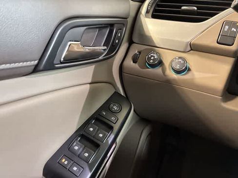 Used 2017 GMC Yukon SLE image 39