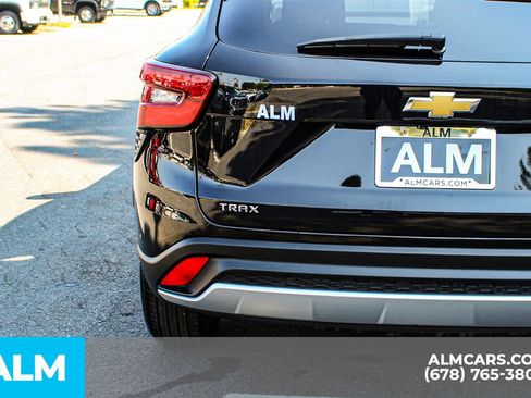 Used 2024 Chevrolet Trax LT image 12
