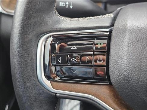 Used 2023 Jeep Grand Wagoneer 4WD w/ Flexible Seating Group image 19