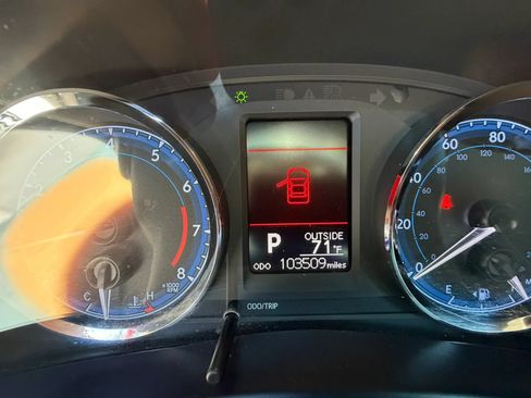Used 2018 Toyota Corolla LE FWD image 20