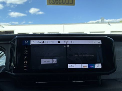 Used 2024 Jeep Wrangler Unlimited w/ Convenience Group AWD/4WD image 25