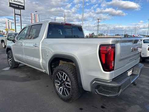 Used 2022 GMC Sierra 1500 SLT w/ SLT Convenience Package image 3