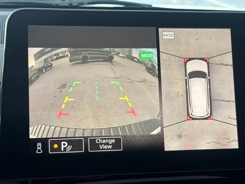 Used 2023 Nissan Armada SL w/ Captain's Chairs Package image 43