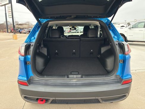 Used 2022 Jeep Cherokee Trailhawk w/ Comfort/Convenience Group image 6