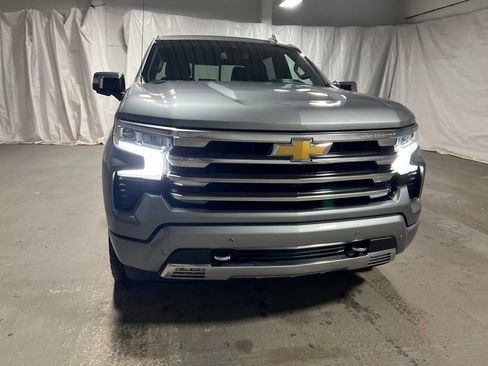 Used 2023 Chevrolet Silverado 1500 High Country w/ Z71 Off-Road Package AWD/4WD image 2