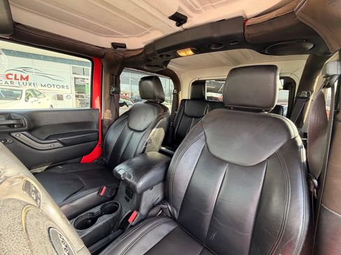 Used 2013 Jeep Wrangler Sahara AWD/4WD image 10