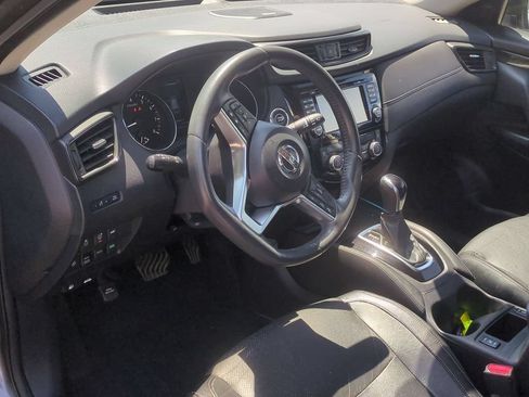 Used 2017 Nissan Rogue SL w/ SL Premium Package AWD/4WD image 13