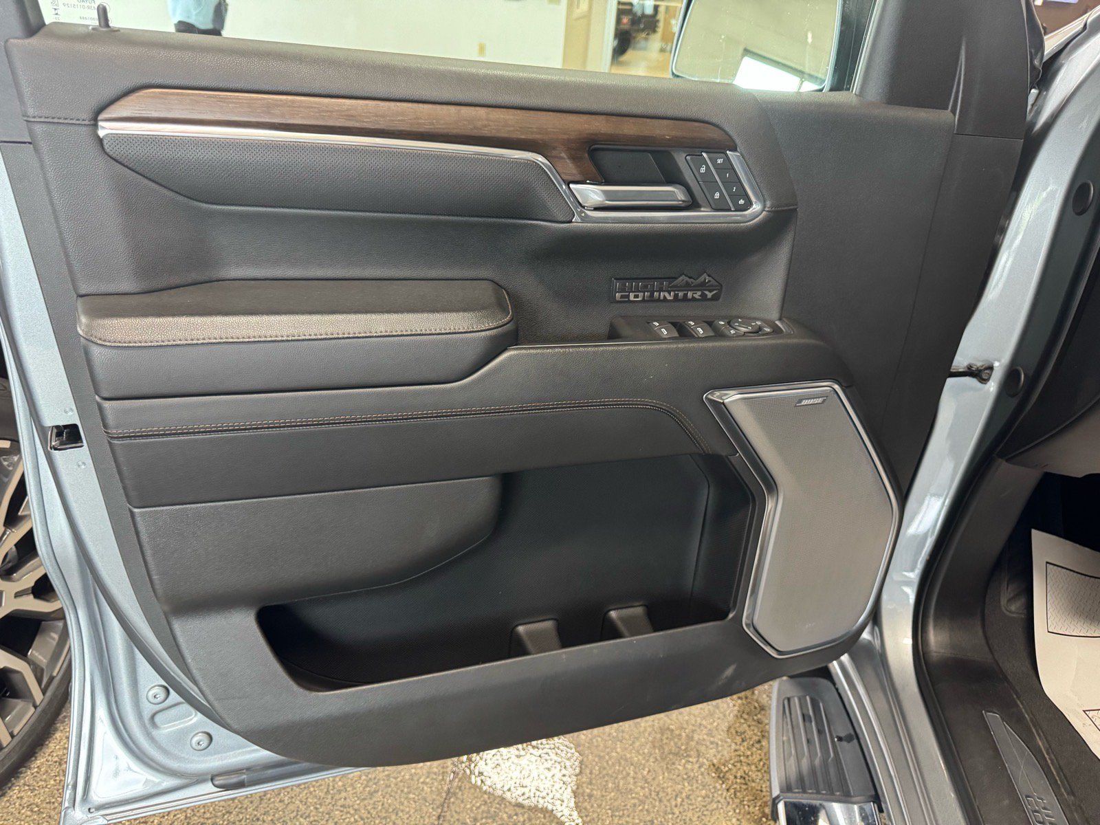 Used 2024 Chevrolet Silverado 1500 High Country w/ High Country Premium Package AWD/4WD image 16