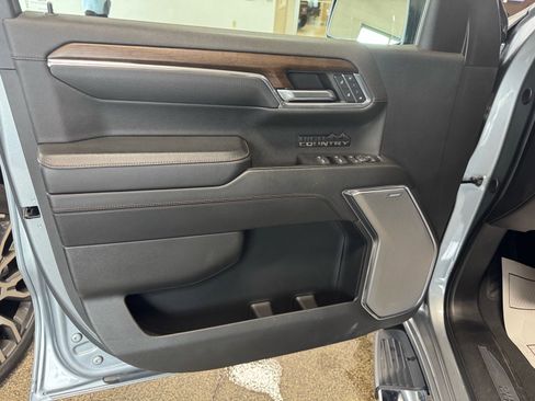 Used 2024 Chevrolet Silverado 1500 High Country w/ High Country Premium Package AWD/4WD image 16