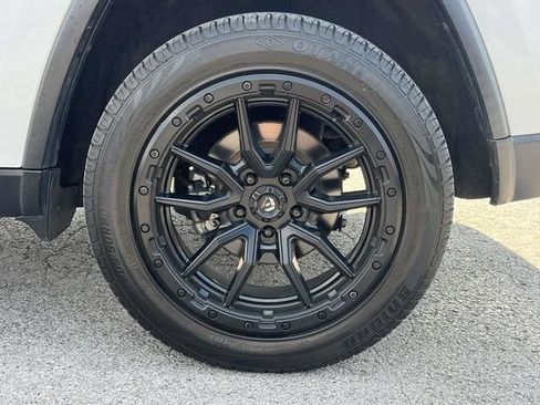 Used 2018 Jeep Grand Cherokee Limited AWD/4WD image 11