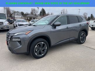 Used 2025 Nissan Rogue SV video 1