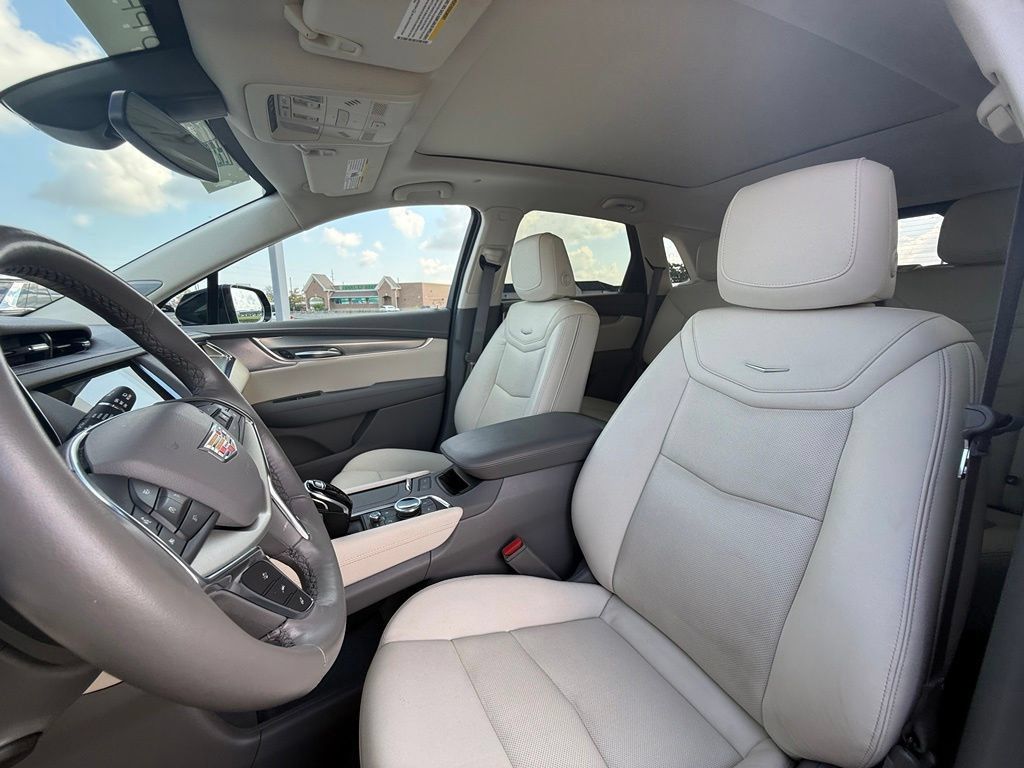 Certified 2024 Cadillac XT5 Premium Luxury AWD/4WD image 28