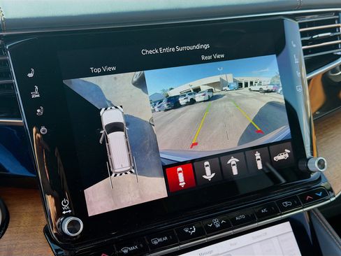 Used 2024 Jeep Grand Wagoneer Series III w/ Rear Seat Video Group 1 image 14