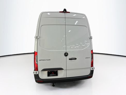 Used 2025 Mercedes-Benz Sprinter 2500 image 7