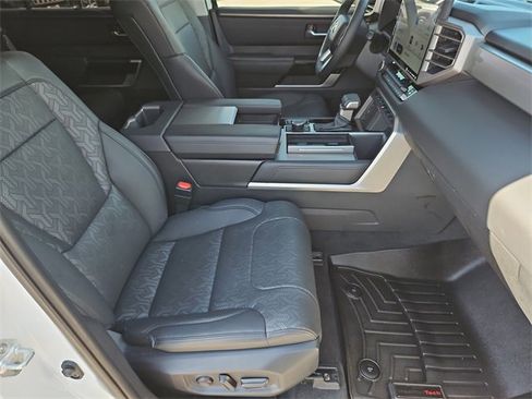 Used 2023 Toyota Sequoia Limited image 17