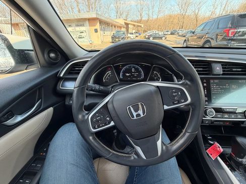 Used 2016 Honda Civic Touring image 23