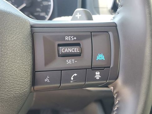 Used 2025 Nissan Rogue SV FWD image 29