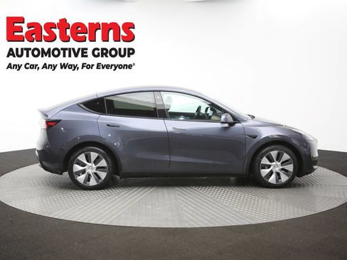 Used 2021 Tesla Model Y Long Range AWD/4WD image 40
