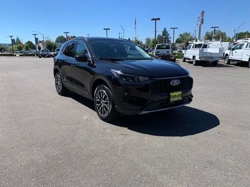 Used 2025 Ford Escape SE FWD image 11