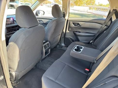 Used 2024 Nissan Rogue S image 18