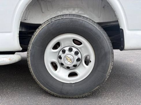 Used 2025 Chevrolet Express 2500 w/ Driver Convenience Package RWD image 17
