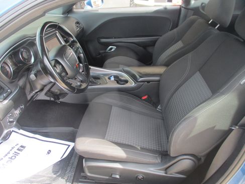 Used 2021 Dodge Challenger SXT RWD image 4
