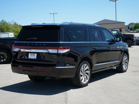 Used 2023 Lincoln Navigator L Reserve AWD/4WD image 5