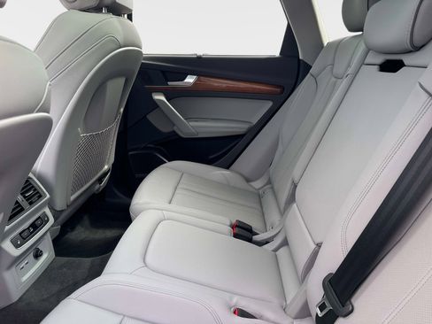 Used 2021 Audi Q5 Prestige w/ Prestige Package image 15