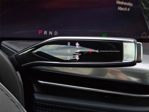 Certified 2025 Cadillac Escalade IQ Luxury 2 w/ LPO, Premium Carpet Package AWD/4WD image 23