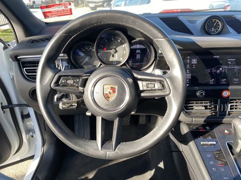 Used 2023 Porsche Macan AWD/4WD image 13
