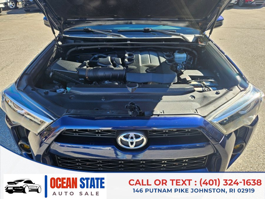 Used 2015 Toyota 4Runner SR5 AWD/4WD image 24
