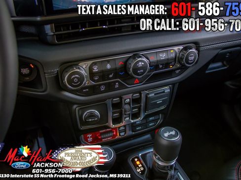 Used 2025 Jeep Wrangler Unlimited Rubicon w/ XTREMEE 35" Tire Package image 22