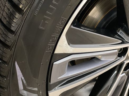 Used 2023 Toyota bZ4X Limited image 37