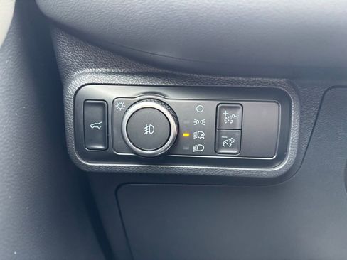 Used 2025 Ford Explorer Active w/ Active Comfort Package image 34