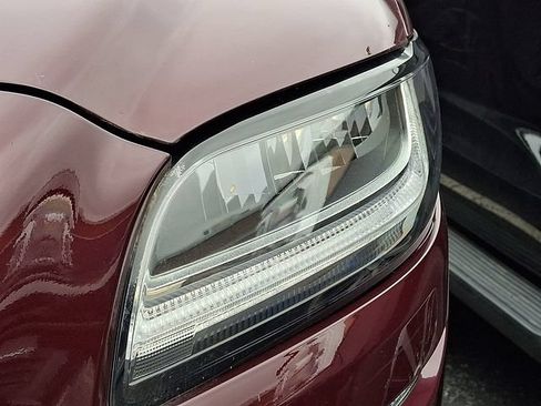 Used 2019 Lincoln Nautilus Select AWD/4WD image 8