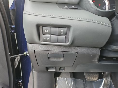 Used 2023 Toyota Highlander XLE FWD image 24