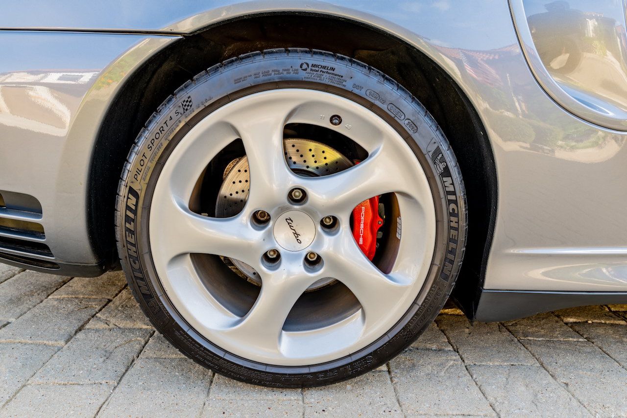 Used 2001 Porsche 911 Turbo AWD/4WD image 28