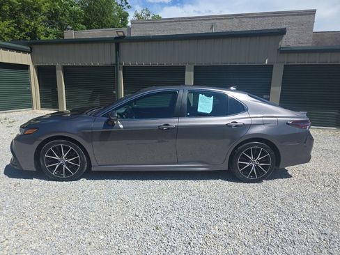 Certified 2023 Toyota Camry SE w/ Audio Upgrade Package FWD image 3