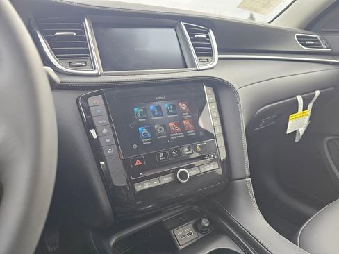 New 2025 INFINITI QX50 Pure image 28