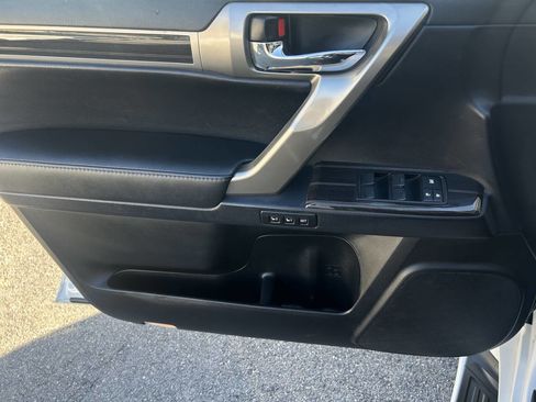 Used 2020 Lexus GX 460 Premium image 15