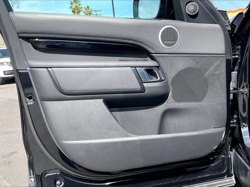 Certified 2025 Land Rover Discovery S AWD/4WD image 20