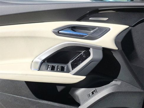 New 2025 Audi Q5 Prestige image 18