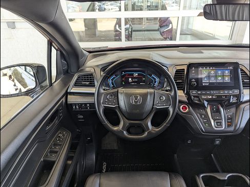 Used 2024 Honda Odyssey Sport image 2