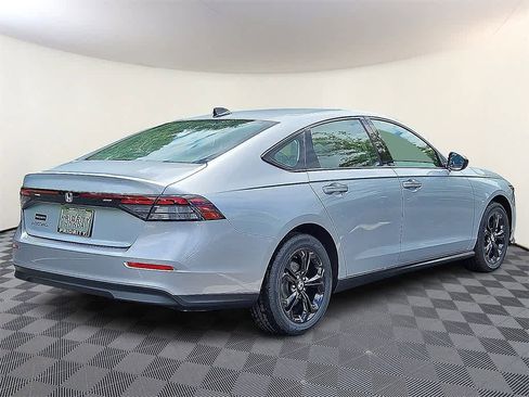 New 2025 Honda Accord SE image 3