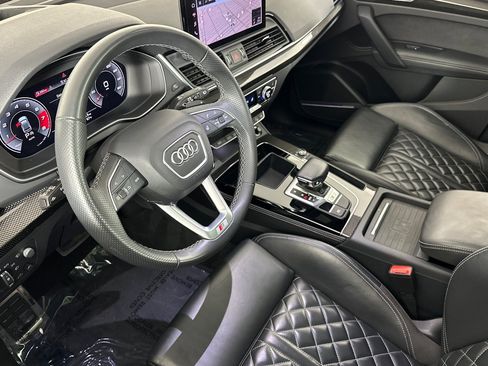Used 2023 Audi SQ5 Prestige w/ Prestige Package image 9