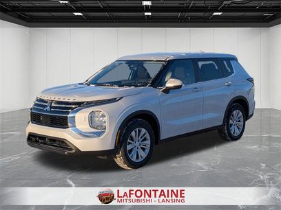 New 2026 Mitsubishi Outlander ES