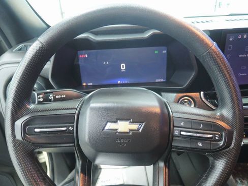 Used 2024 Chevrolet Colorado W/T image 13